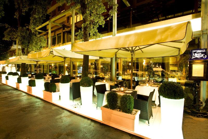 Hotel Savoy Pesaro Esterno foto