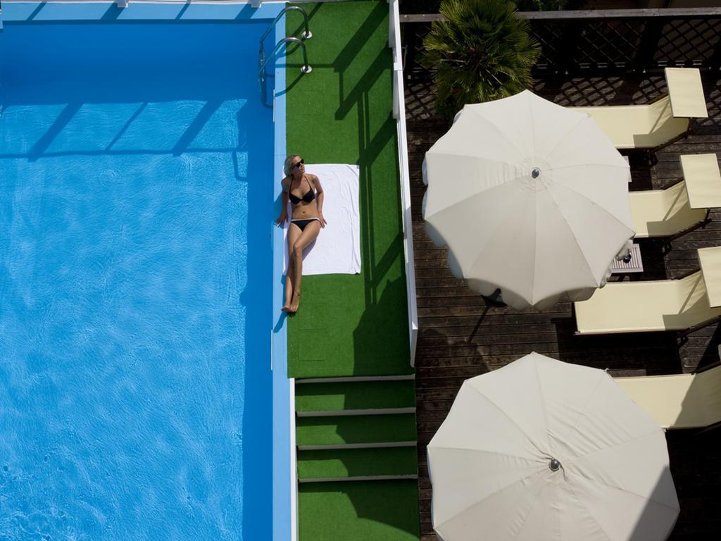 Hotel Savoy Pesaro Esterno foto