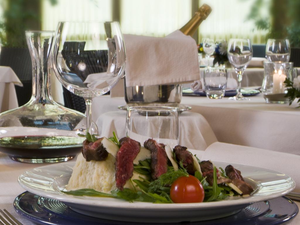 Hotel Savoy Pesaro Esterno foto