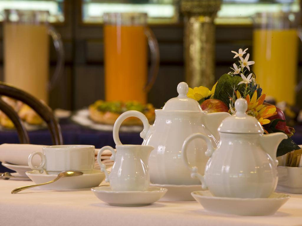 Hotel Savoy Pesaro Esterno foto