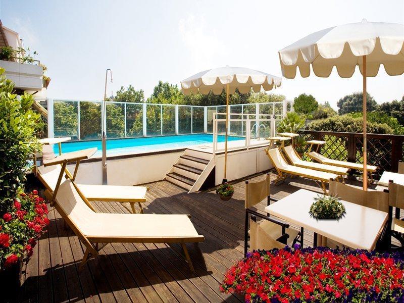 Hotel Savoy Pesaro Esterno foto