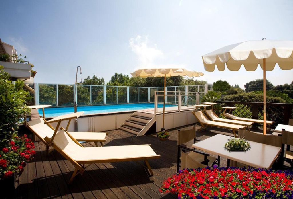 Hotel Savoy Pesaro Esterno foto
