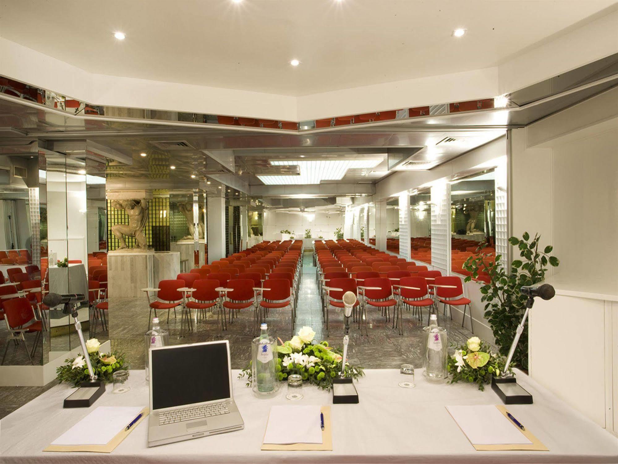 Hotel Savoy Pesaro Affari foto