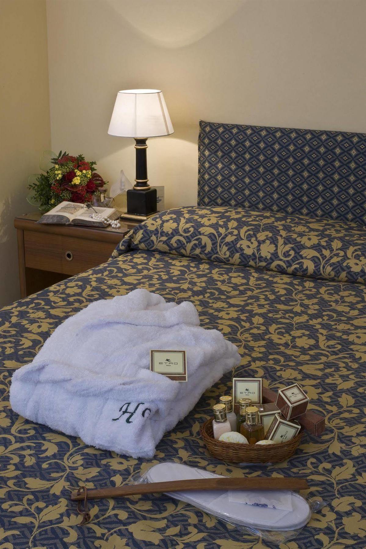 Hotel Savoy Pesaro Esterno foto